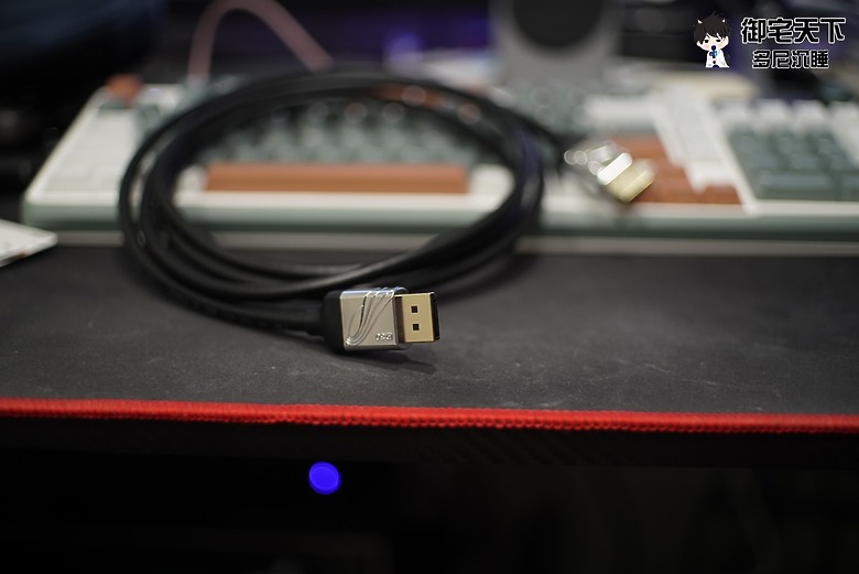 點我看大圖 開箱|WAVESPLITTER 威世波 DisplayPort 2.1 DP80 傳輸線, 2m(WST-CDP006) - 最新一代規格 DP 的銀頭好選擇,支援最高 16K 顯示器之作!