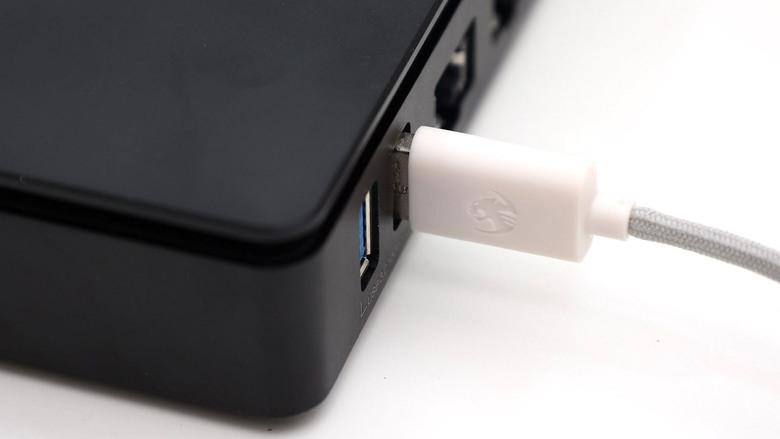 點我看大圖 OWC 經典設計下,從需求出發,內建三個網路的 Thunderbolt 5 Dual 10GbE Network Dock