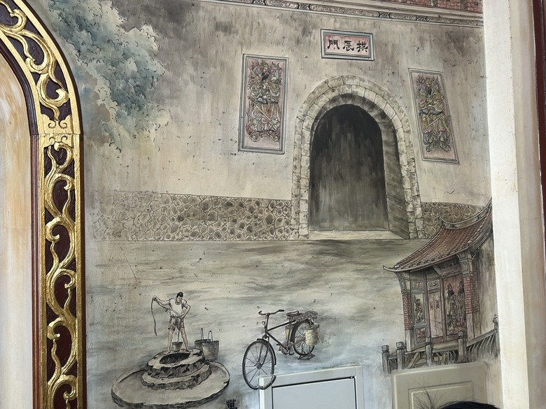 跑 騎 左 營 ( 高 雄 富 邦 馬 拉 松 )