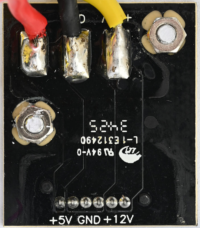 點我看大圖 LIAN LI RS1200G可旋轉交流輸入插座金牌全模組電源開箱