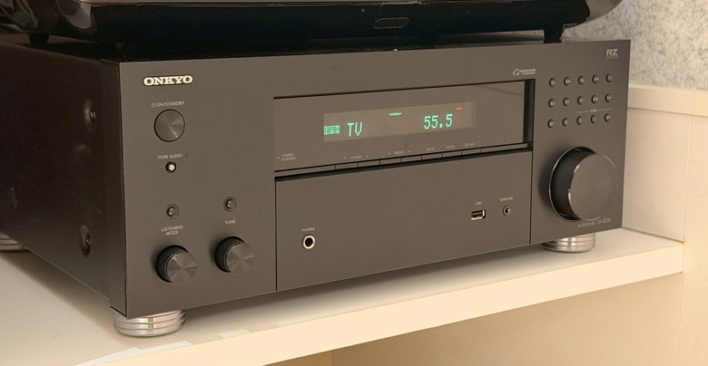 【 案例分享】 ELAC Carina系列 5.1.2 聲道 X 卡拉OK 視聽空間