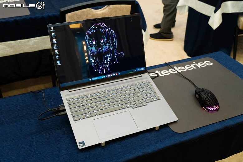 【CES2026】Intel Core Ultra Series 3 處理器遊戲效能快速測試 在輕薄筆電真的可以順跑 3A 遊戲大作！