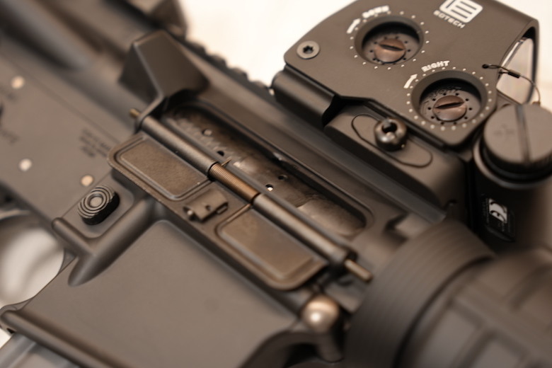 Tokyo Marui EVOLT M4A1 入手開箱! 挑戰 GBBR 的仿真尺寸,電槍科技的全新篇章