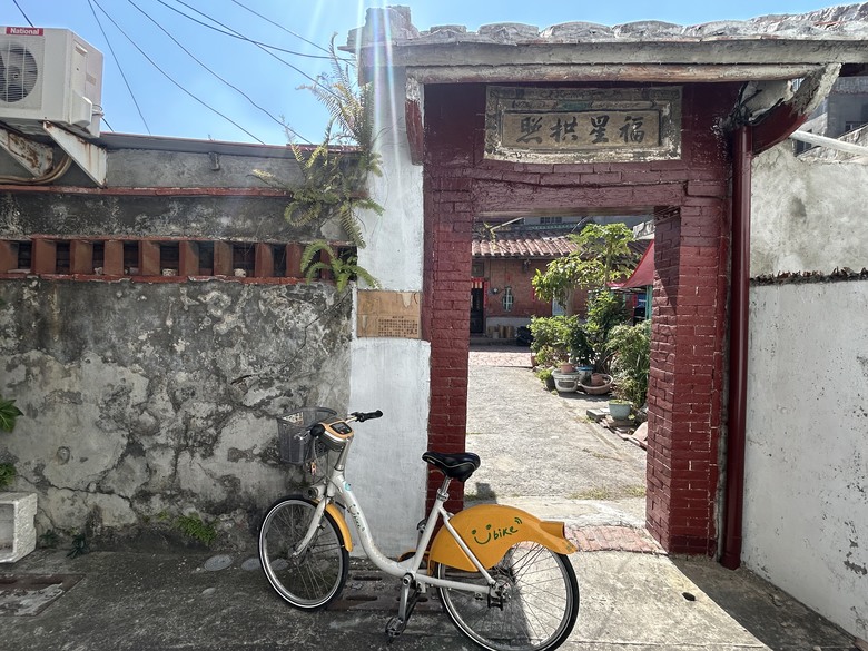 跑 騎 左 營 ( 高 雄 富 邦 馬 拉 松 )