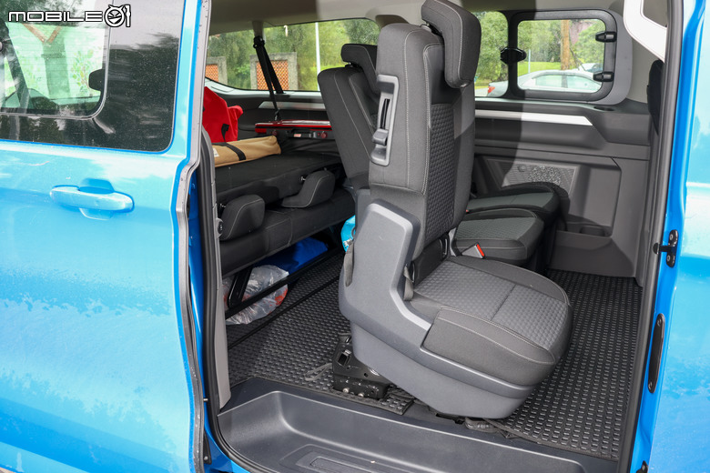 福斯商旅 Volkswagen Caravelle Life 170 試駕｜頂級的空間機能、載客商務皆能滿足！