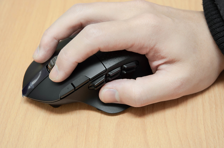 「Logitech G604 Lightspeed 小眾多工鼠」 - 再戰十年取暖文。