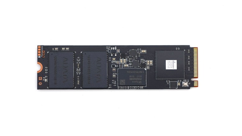 點我看大圖 4TB 大容量 TLC SSD 好選擇 ADATA XPG S70 Blade