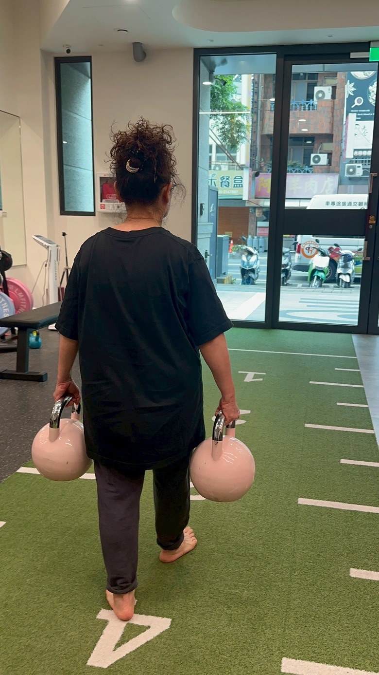 銀髮族健身分享：骨質疏鬆 -4.0 也能重訓？看阿嬤如何在 5 個月左右從手腕骨裂到大推雪橇