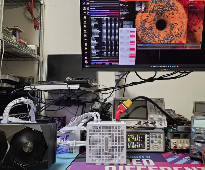 點我看大圖 LIAN LI RS1200G可旋轉交流輸入插座金牌全模組電源開箱