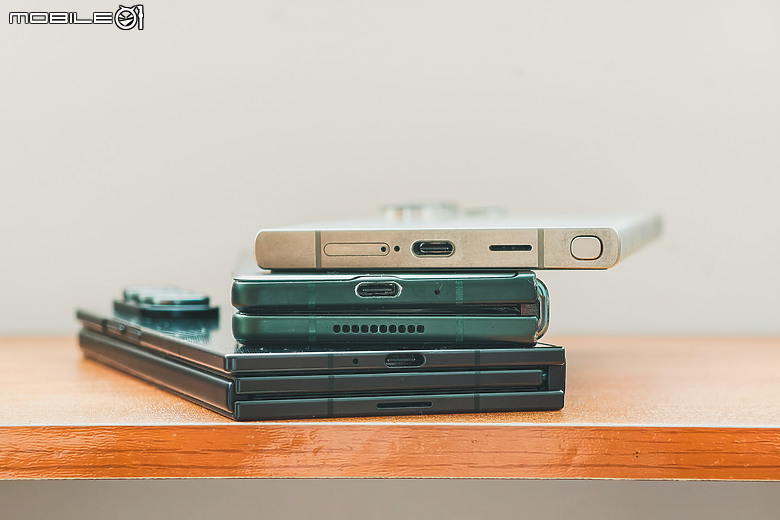 Samsung Galaxy Z TriFold 跑分及體驗｜玩轉口袋裡的 10 吋三摺巨幕！