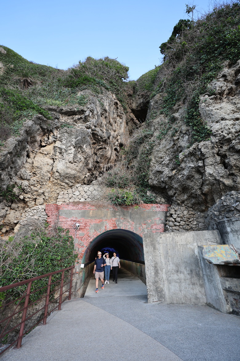 帶著R8的旅行 駁二 高雄流行音樂中心 旗津 高雄燈塔