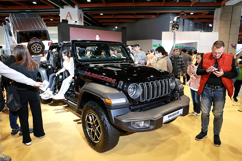 2026車展，規模雖小人潮不少，帥車雲集！