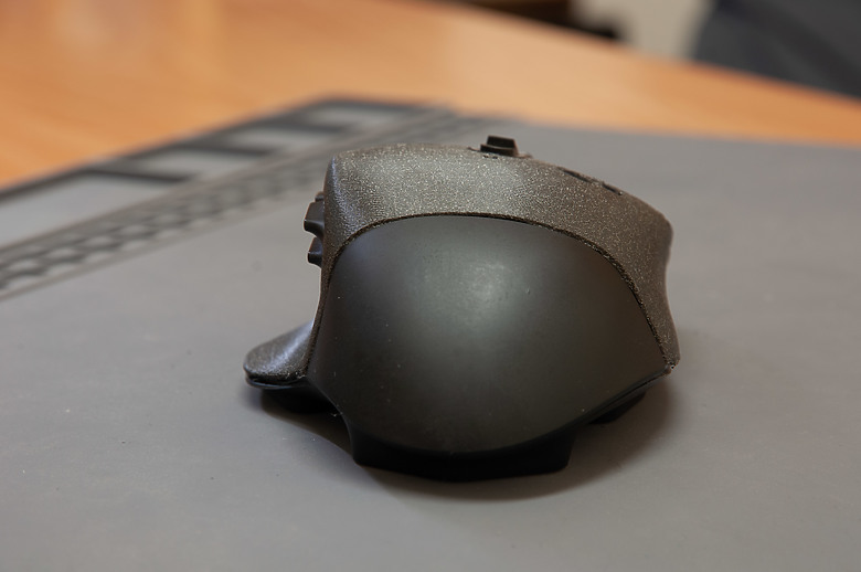「Logitech G604 Lightspeed 小眾多工鼠」 - 再戰十年取暖文。