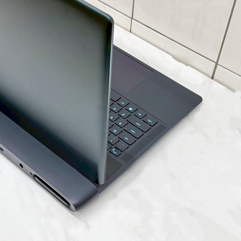 開箱&分享 Dell 戴爾 2025「Alienware Area 51」電競筆電 🖥️(全實拍及開箱影片)