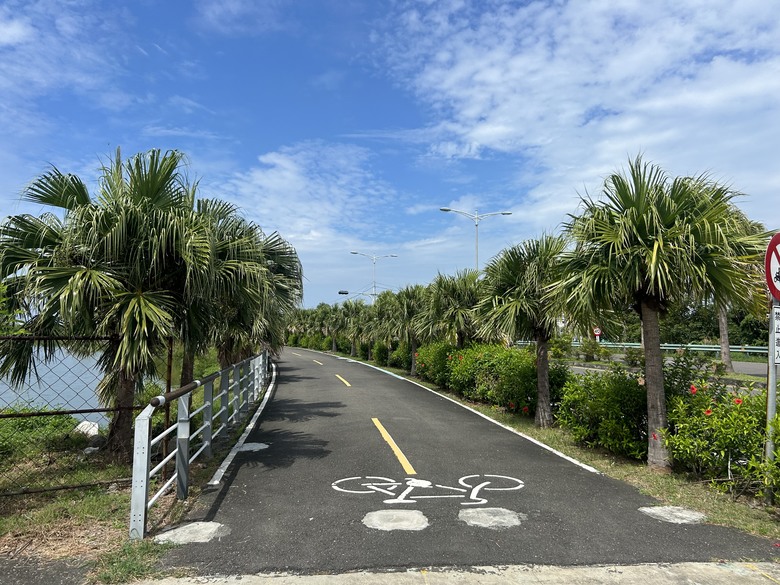 騎 遊 東 港 ( 大 鵬 灣 濕 地 公 園 )