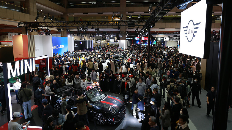 2026車展，規模雖小人潮不少，帥車雲集！