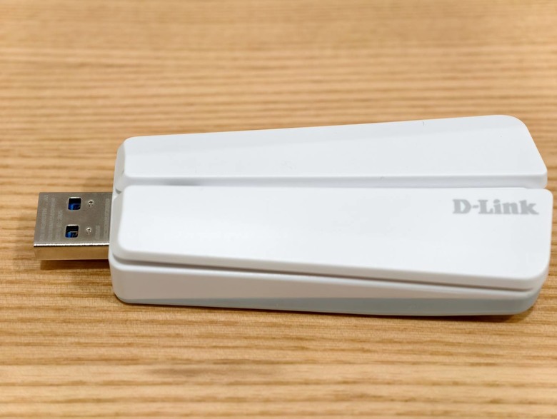 支援完整三頻段，兼具美感與效能的Wi-Fi 7無線網路卡D-Link AE65U開箱試用