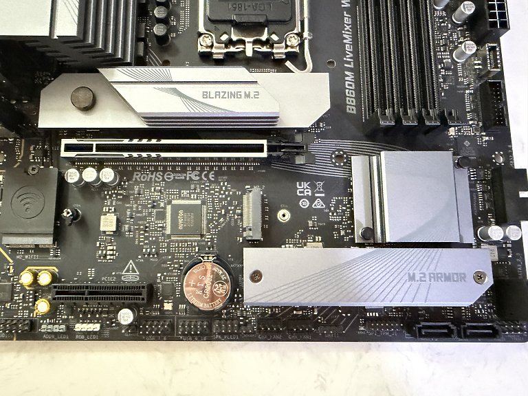 開箱 4K 有找CP取向創作者 M 板 B860M LiveMixer WiFi