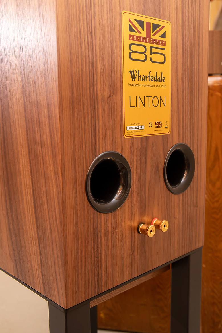 點我看大圖 ☕ 輕啜咖啡,沈浸於 Wharfedale Linton + NAD C3050 的復古聲學魅力 🎶