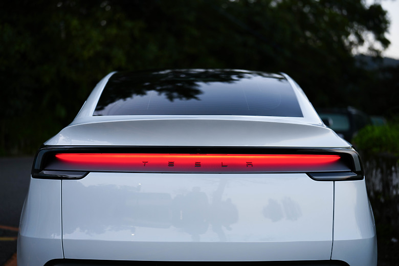 【開箱】TESLA Model Y RWD (煥新版 Project Juniper)