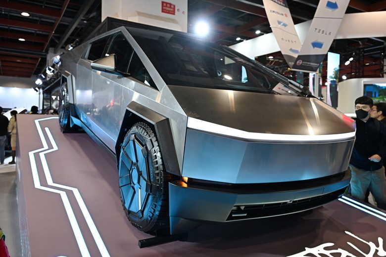 【2026 台北車展紀實】從展場正妹到四輪靈魂:Nikon ZR 實拍紀錄