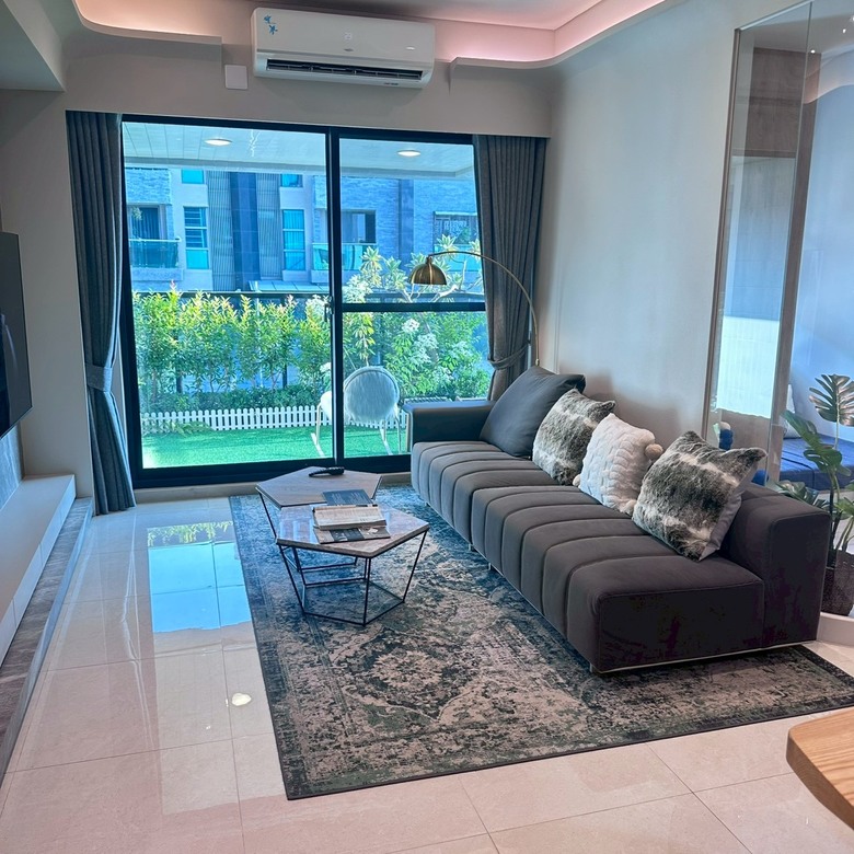 點我看大圖 請益版大們明日學價錢差不多~格局哪個比較好?