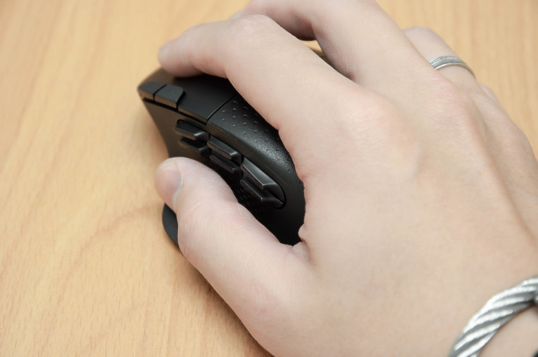 「Logitech G604 Lightspeed 小眾多工鼠」 - 再戰十年取暖文。