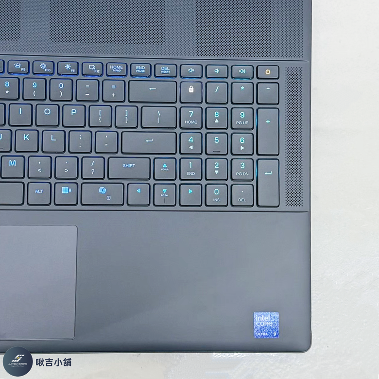 開箱&分享 Dell 戴爾 2025「Alienware Area 51」電競筆電 🖥️(全實拍及開箱影片)