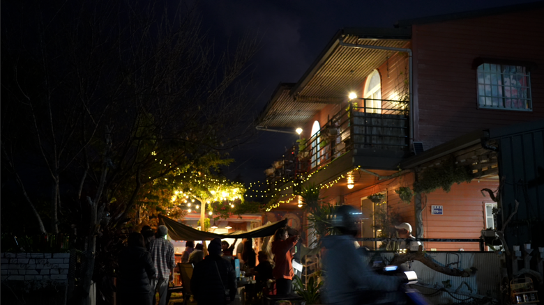 此生必去 羅娜聖誕的感動｜萬人齊聚 用火把點亮星空 #羅娜部落 #聖誕煙火 #報佳音