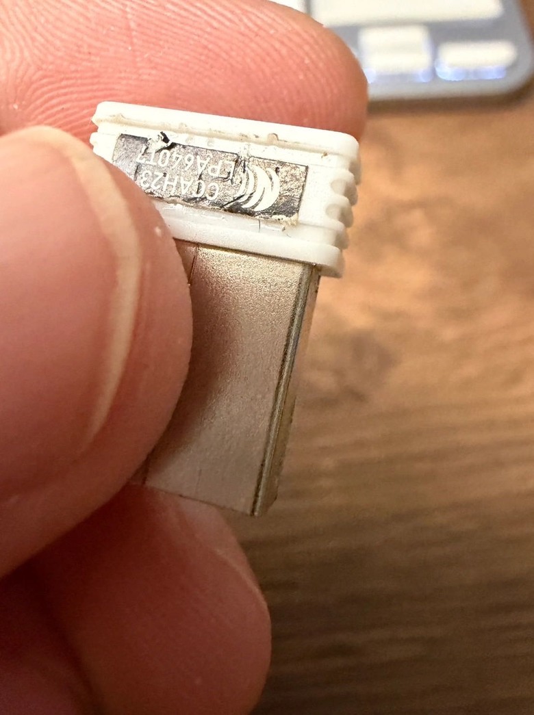 [慘劇] 接收器被主拔起當玩具...怒換 MX Keys Mini (附兇手照)