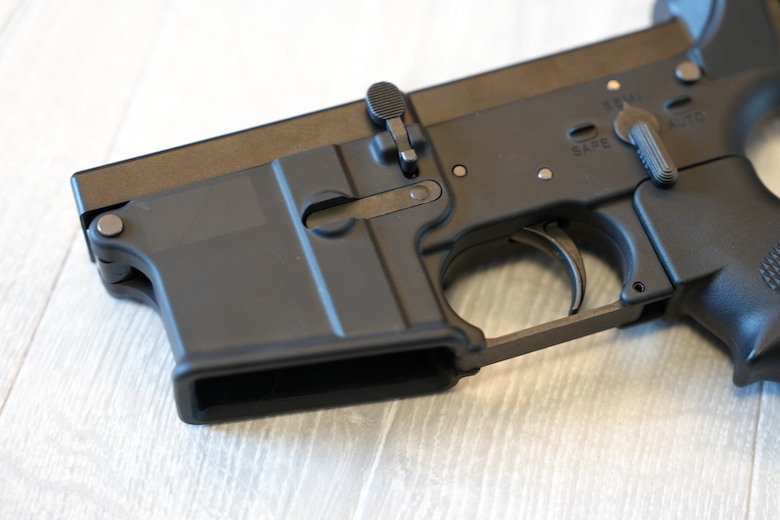 Tokyo Marui EVOLT M4A1 入手開箱! 挑戰 GBBR 的仿真尺寸,電槍科技的全新篇章