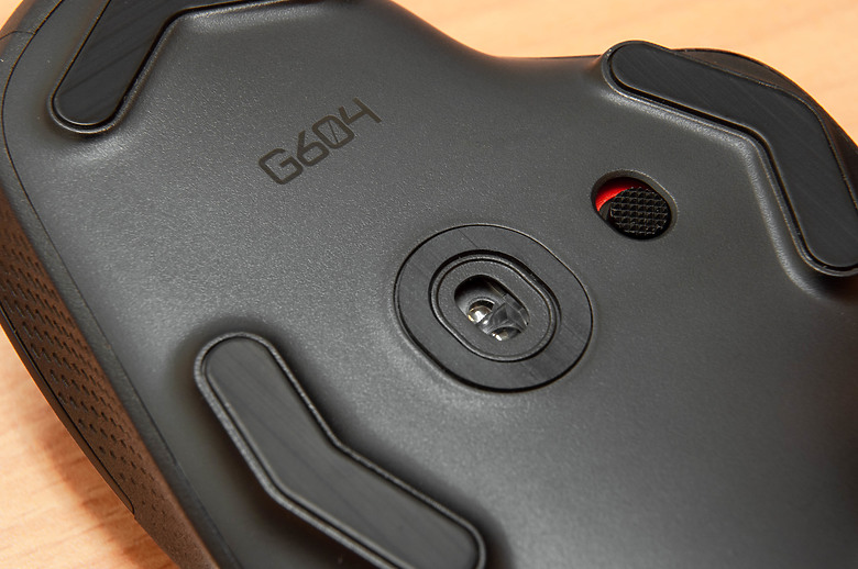 「Logitech G604 Lightspeed 小眾多工鼠」 - 再戰十年取暖文。