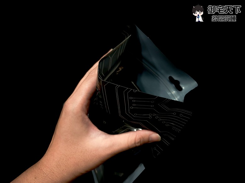 點我看大圖 開箱|WAVESPLITTER 威世波 DisplayPort 2.1 DP80 傳輸線, 2m(WST-CDP006) - 最新一代規格 DP 的銀頭好選擇,支援最高 16K 顯示器之作!