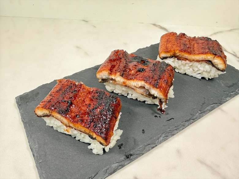 傳承四代工藝,烏魚子鮮甜回甘,蒲燒鰻肉質細緻、軟嫩
