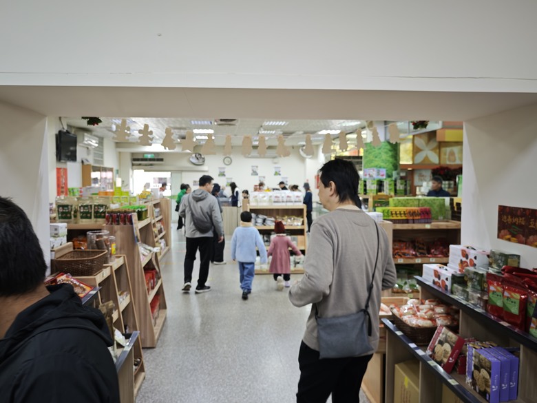 開新車遊四方 feat. Mazda CX-30 RSE新年連假行 - 林口三井Paul早午餐 / 大溪埔頂公園 / 羅家古早麵 / 金勇番茄農場 / 關西鎮農會新農民市場 / 關西仙草博物館