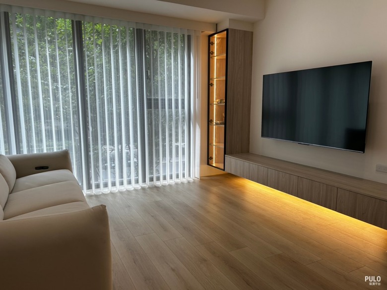 【開箱】15坪小坪數救星！「滑門隔間＋系統收納」兼顧採光與機能的純白木質空間