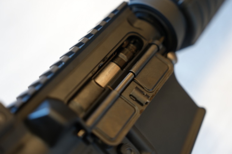 Tokyo Marui EVOLT M4A1 入手開箱! 挑戰 GBBR 的仿真尺寸,電槍科技的全新篇章