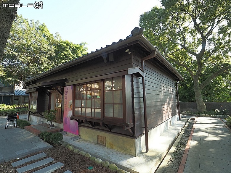 桃園市立大溪木藝生態博物館【壹號館、溪小宿舍、公會堂、木生活館、武德殿、藝師館、大溪歷史館、鳳飛飛故事館、六廿四故事館、工藝交流館與工藝基地、大溪創生館】 — 2025年霜華大溪散策之二