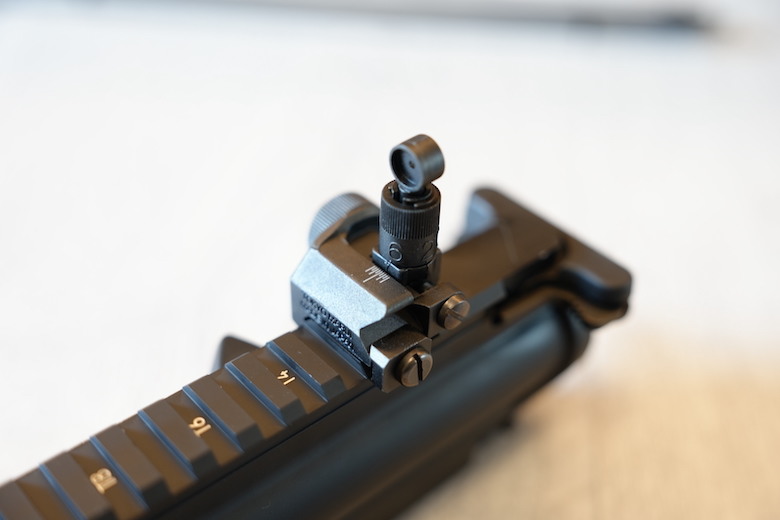 Tokyo Marui EVOLT M4A1 入手開箱! 挑戰 GBBR 的仿真尺寸,電槍科技的全新篇章