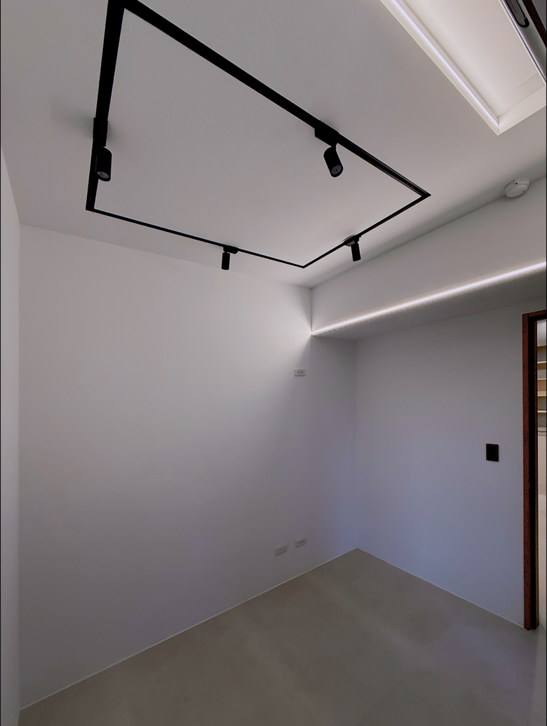 【開箱】31坪新成屋~隱藏電箱、造型修樑、備餐用餐中島整合(檯面終於足夠!!)，還有我們一家四口親手刷的藝術塗料牆！