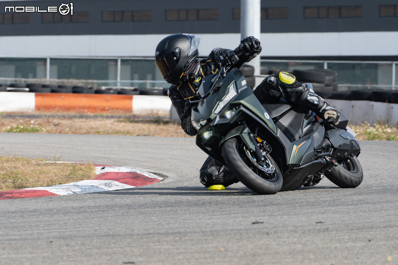 Bosch彎道ABS加持！SYM DRGBT二代電推龍全速域進化！