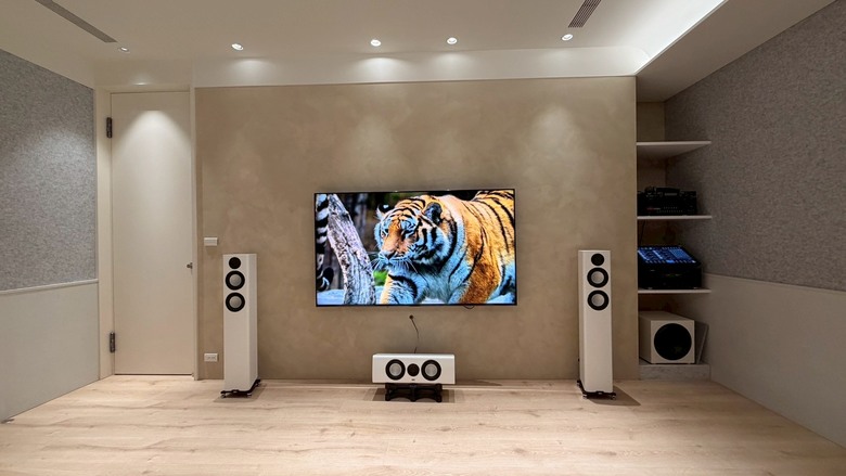 【 案例分享】 ELAC Carina系列 5.1.2 聲道 X 卡拉OK 視聽空間