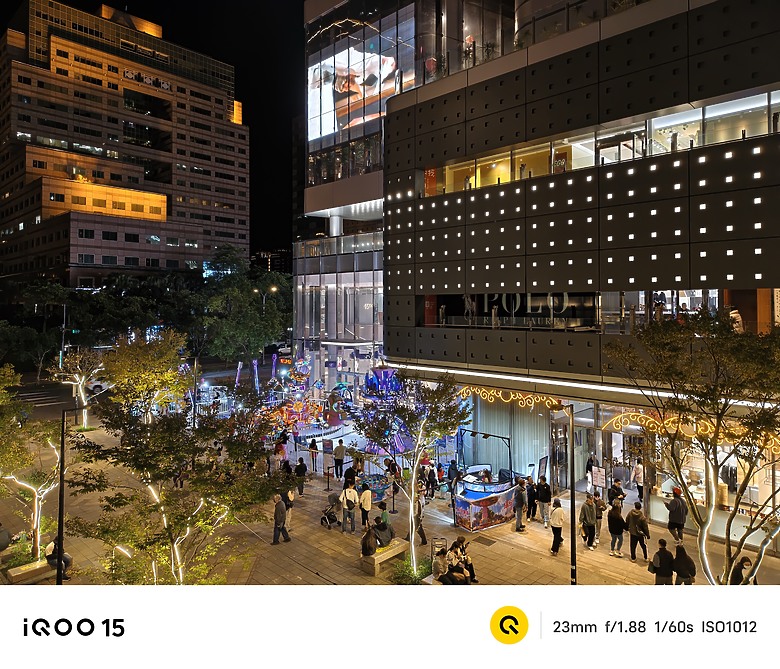 點我看大圖 iQOO 15 評測報告|全能電競旗艦、拍照出色更擁大電量!