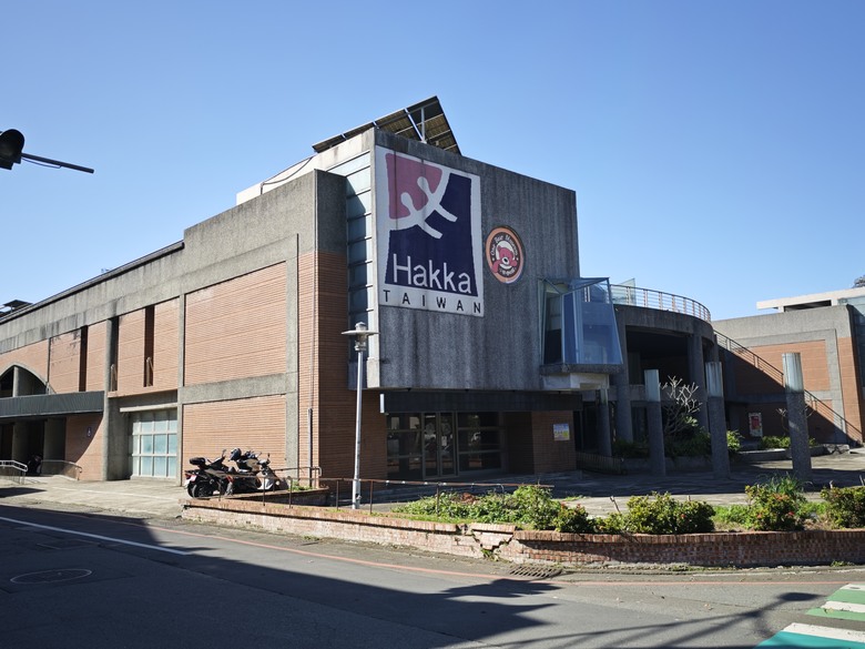 開新車遊四方 feat. Mazda CX-30 RSE新年連假行 - 林口三井Paul早午餐 / 大溪埔頂公園 / 羅家古早麵 / 金勇番茄農場 / 關西鎮農會新農民市場 / 關西仙草博物館