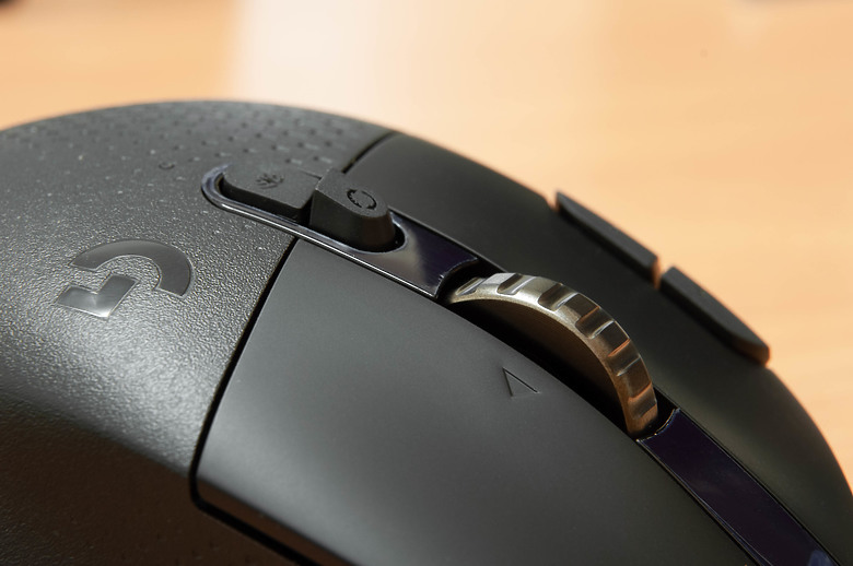 「Logitech G604 Lightspeed 小眾多工鼠」 - 再戰十年取暖文。