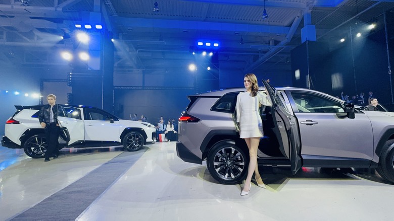 RAV4 新上市！ 發表會展演～ 更新