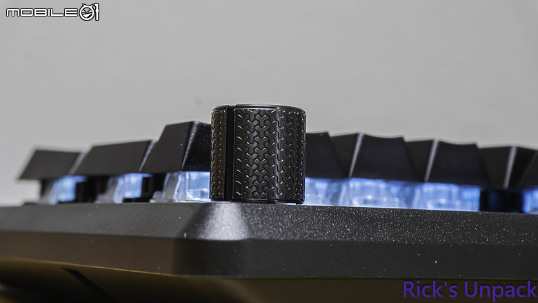 【開箱】實況專武磁軸鍵盤 | CORSAIR VANGUARD PRO 96