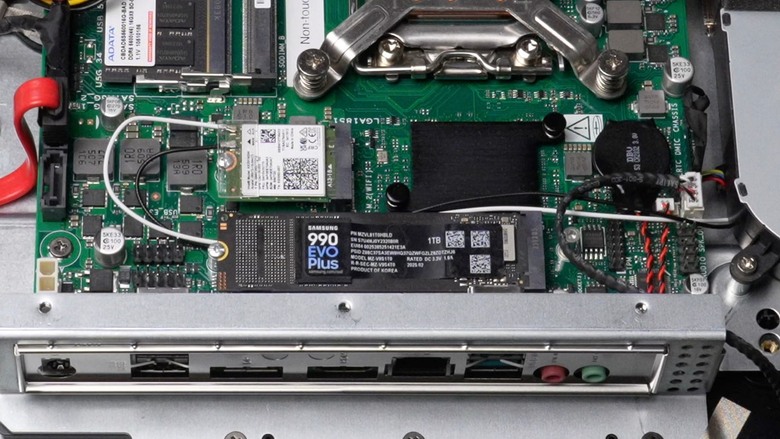 比自己組 ITX 更好看也更划算！terra AIO 2710HA