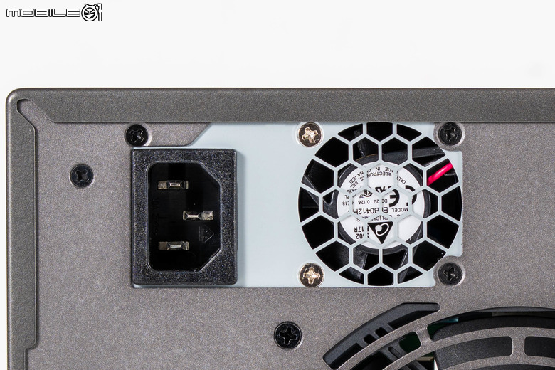 ASUSTOR LOCKERSTOR AS6706T v2 NAS 開箱體驗 以雙 5 GbE 網路配置提供實用儲存效能