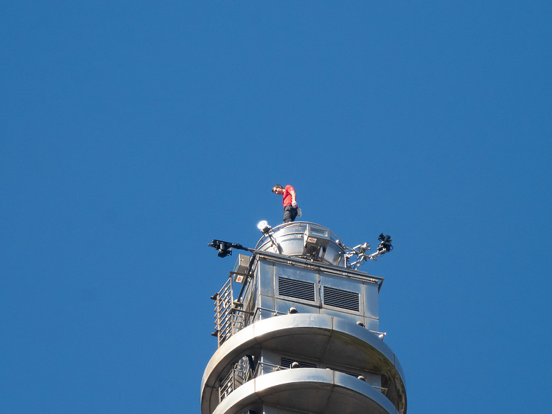 艾力克斯・霍諾德（Alex Honnold）徒手攀爬台北101
